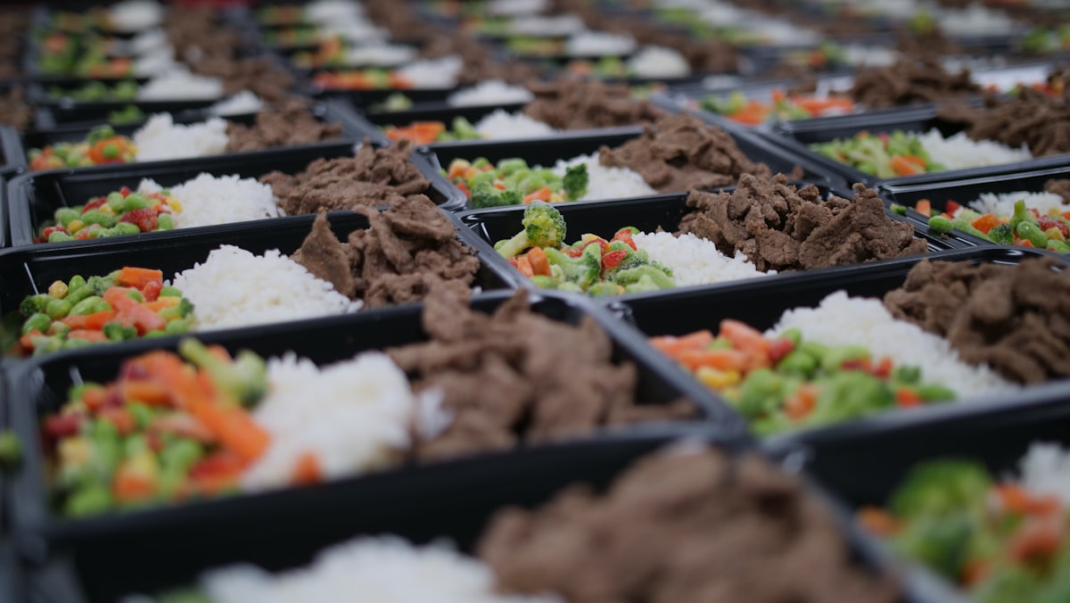 Salad Sayuran Segar dengan Protein Tinggi